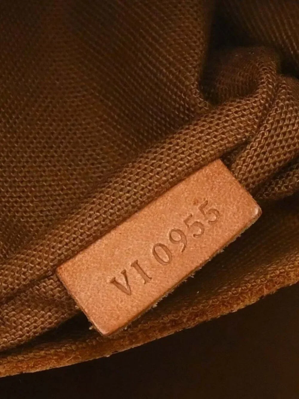 LOUIS VUITTON ALMA HANDBAG MONOGRAM